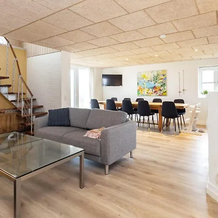 10 Person In Bl Vand Nyaraló